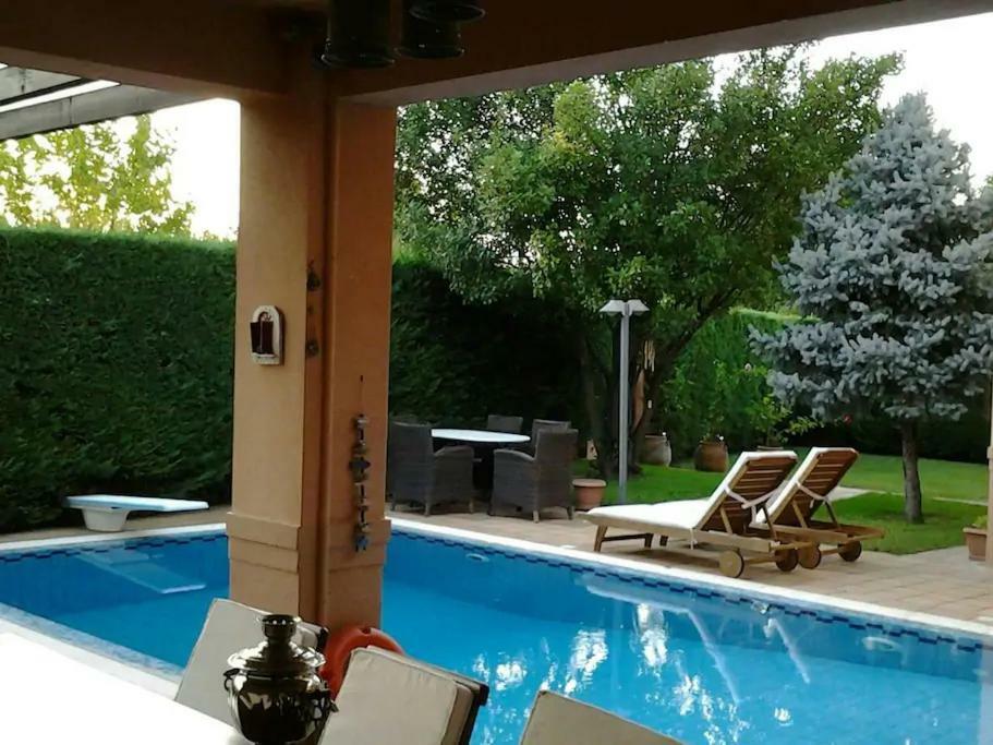 4-seasons pool villa near Meteora Tríkala Esterno foto