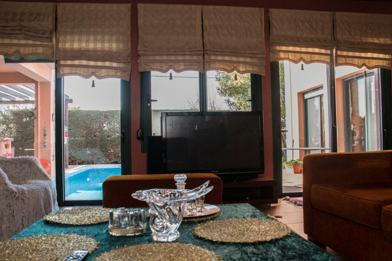 4-seasons pool villa near Meteora Tríkala Esterno foto